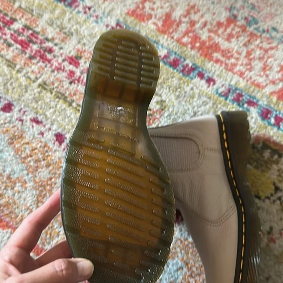 Dr. Martens Women's 2976 Virginia Leather Chelsea Ankle Boots (NWOT) - Picture 5 of 6